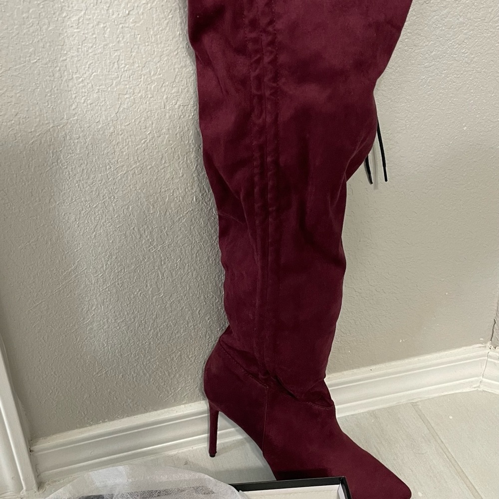 High boots - Picture 2 of 3
